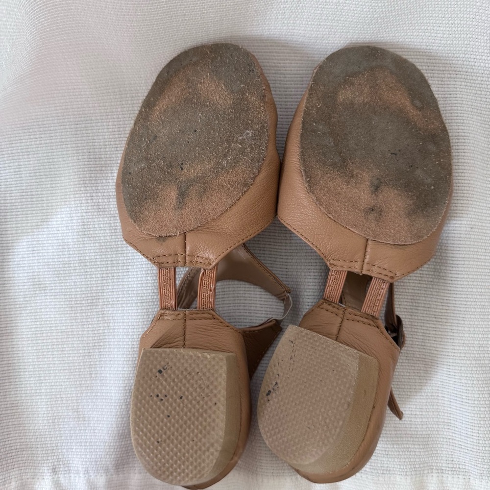 Revolution Dancewear Grecian Sandal Tan Jazz Shoe T Strap Size 5 - Picture 9 of 9